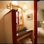 Le Trente Trois Appartement *