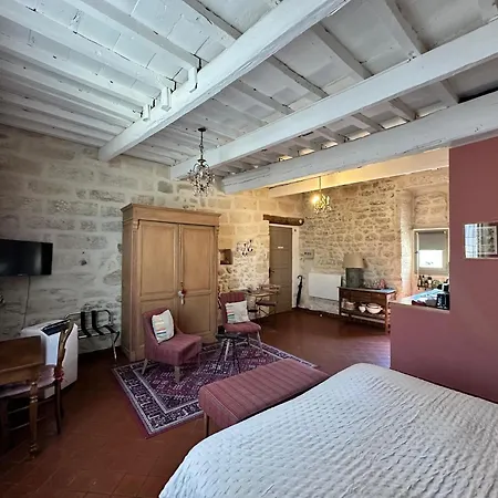 Le Trente Trois Uzès
