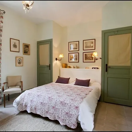 Le Trente Trois * Uzès