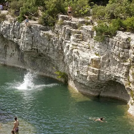 Le Trente Trois * Uzès