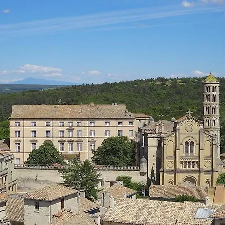 Le Trente Trois شقة Uzès