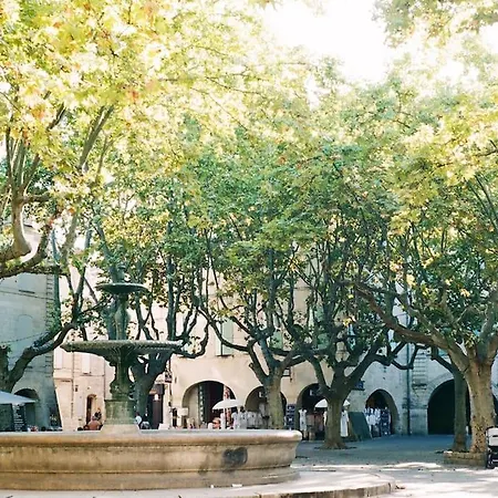 Le Trente Trois Uzès